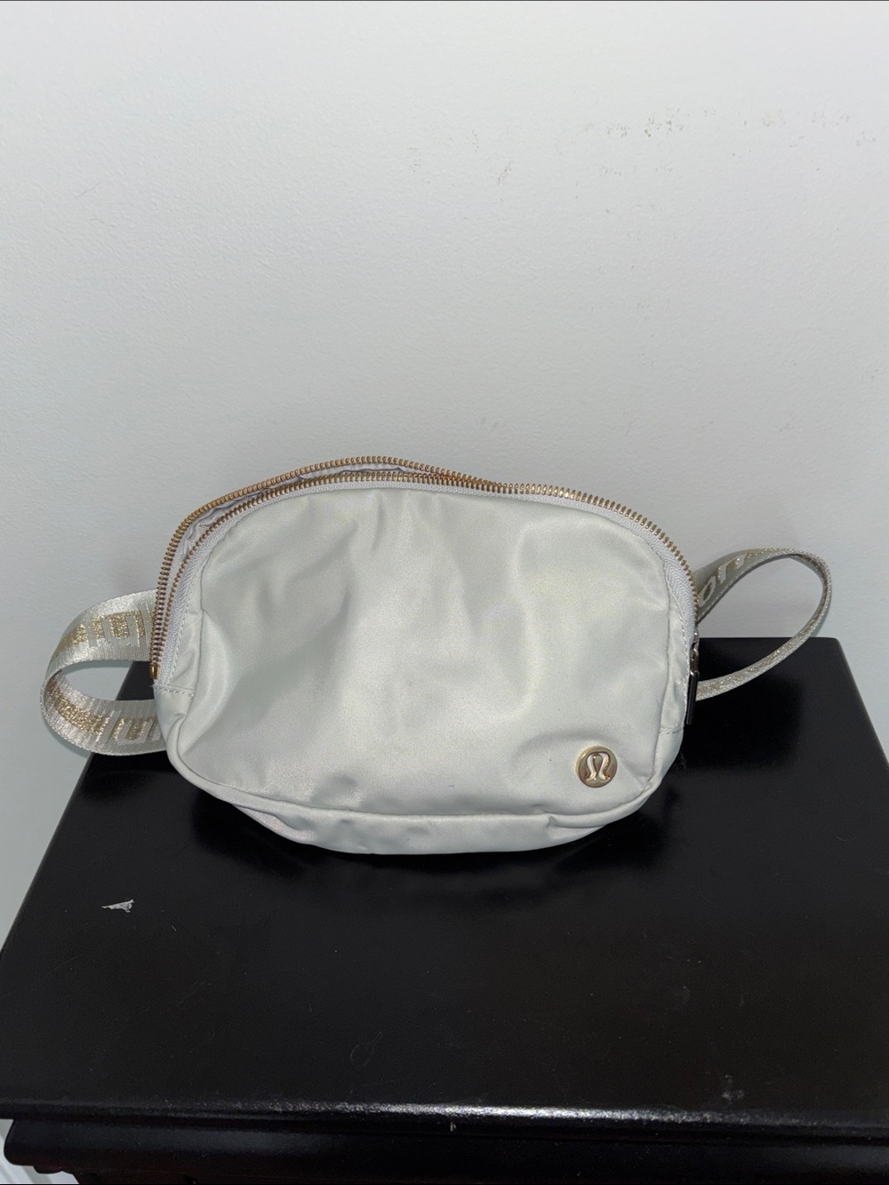 lululemon athletica Silver Metallic Crossbody Pouch